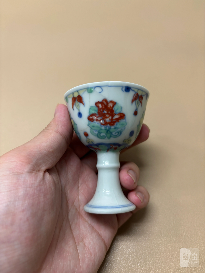 明成化 斗彩花卉纹高足杯 - 图2